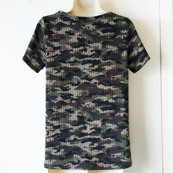 LuLaRoe Christy T-shirt S Camouflage  50off3 - Picture 2 of 5
